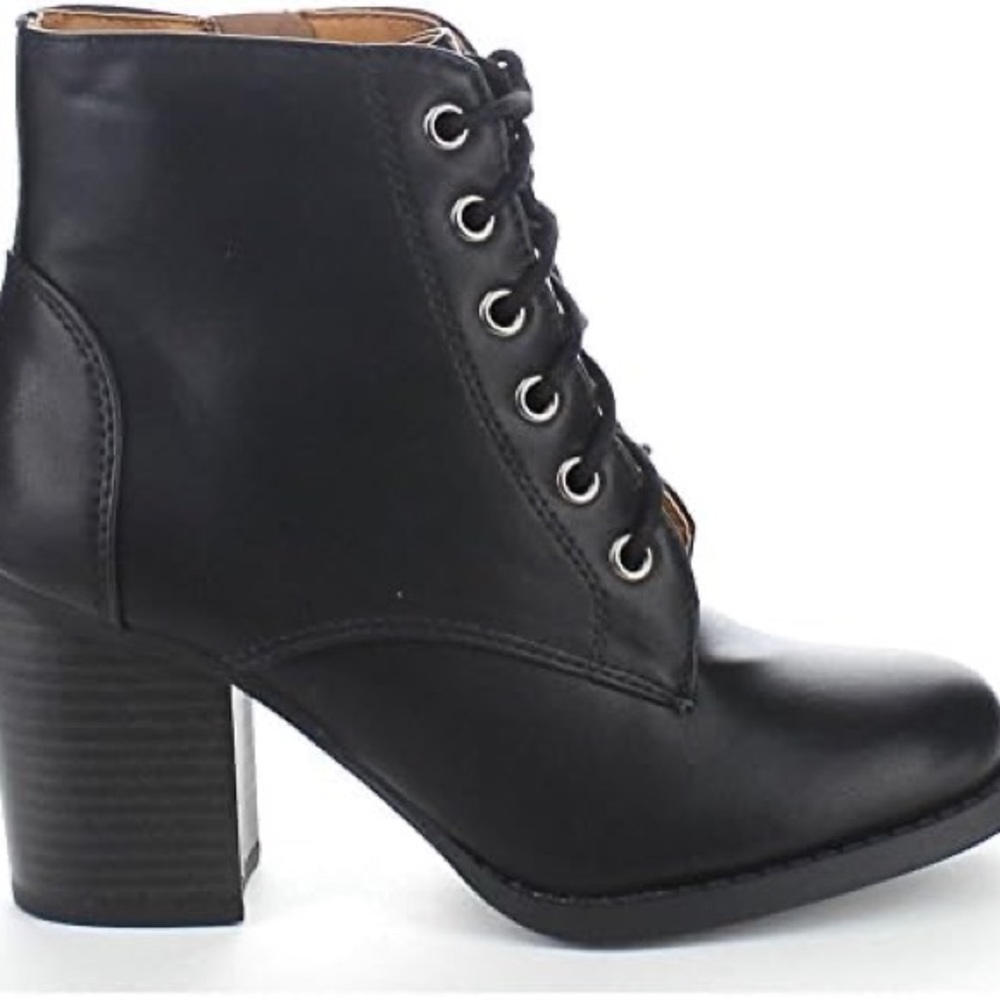 Top Moda Lace Booties